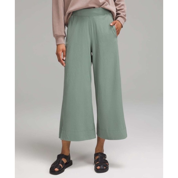 Lululemon Stretch Woven Wide Leg High Rise Crop Grey Eucalyptus Size XL NWT - Picture 1 of 13